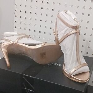 Kenneth Cole BELLAMY STRAPY HEEL SIZE 8 NEW.